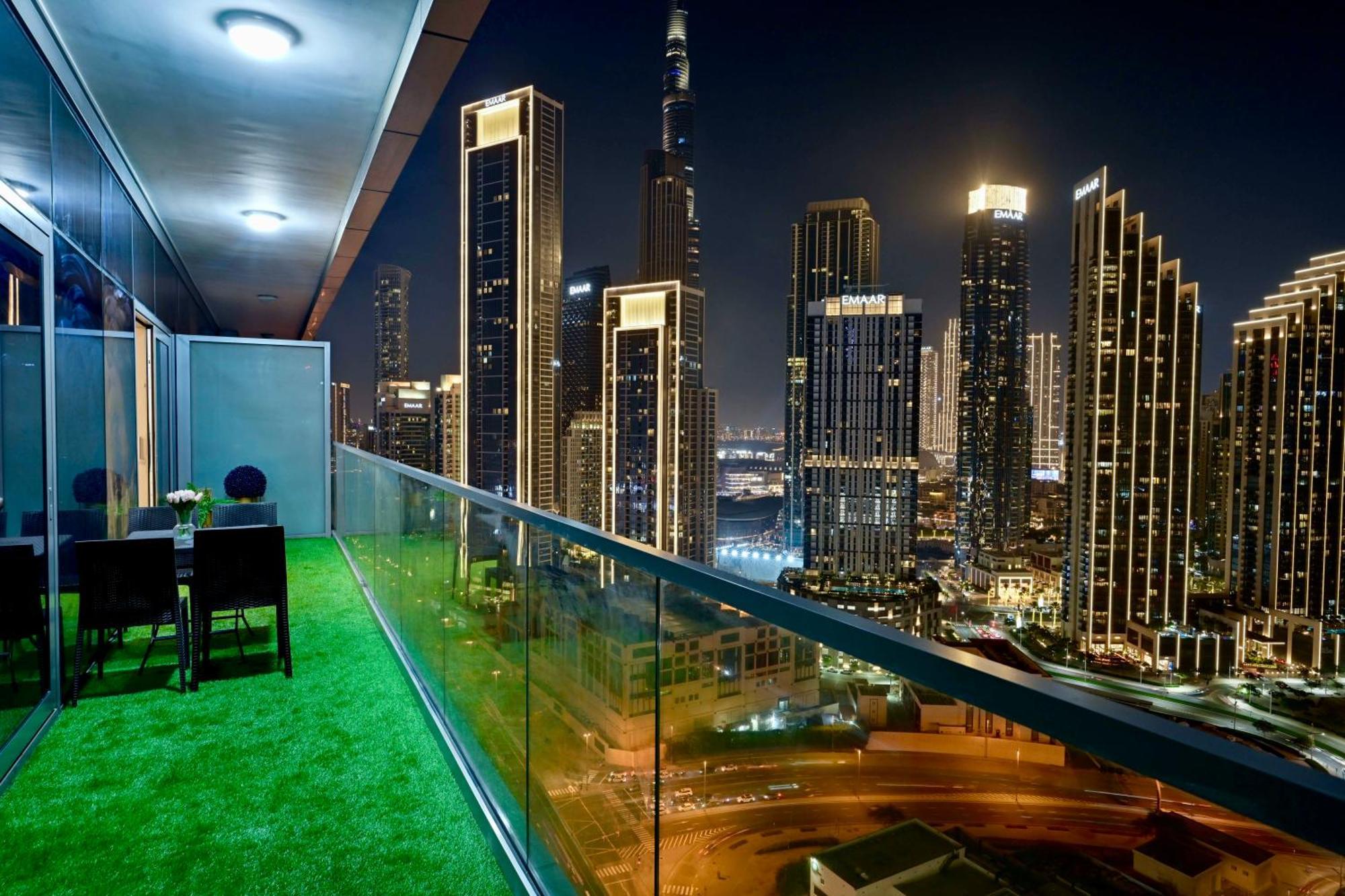 شقة Burj Khalifa Views 2Br With Infinity Pool Downtown دبي المظهر الخارجي الصورة