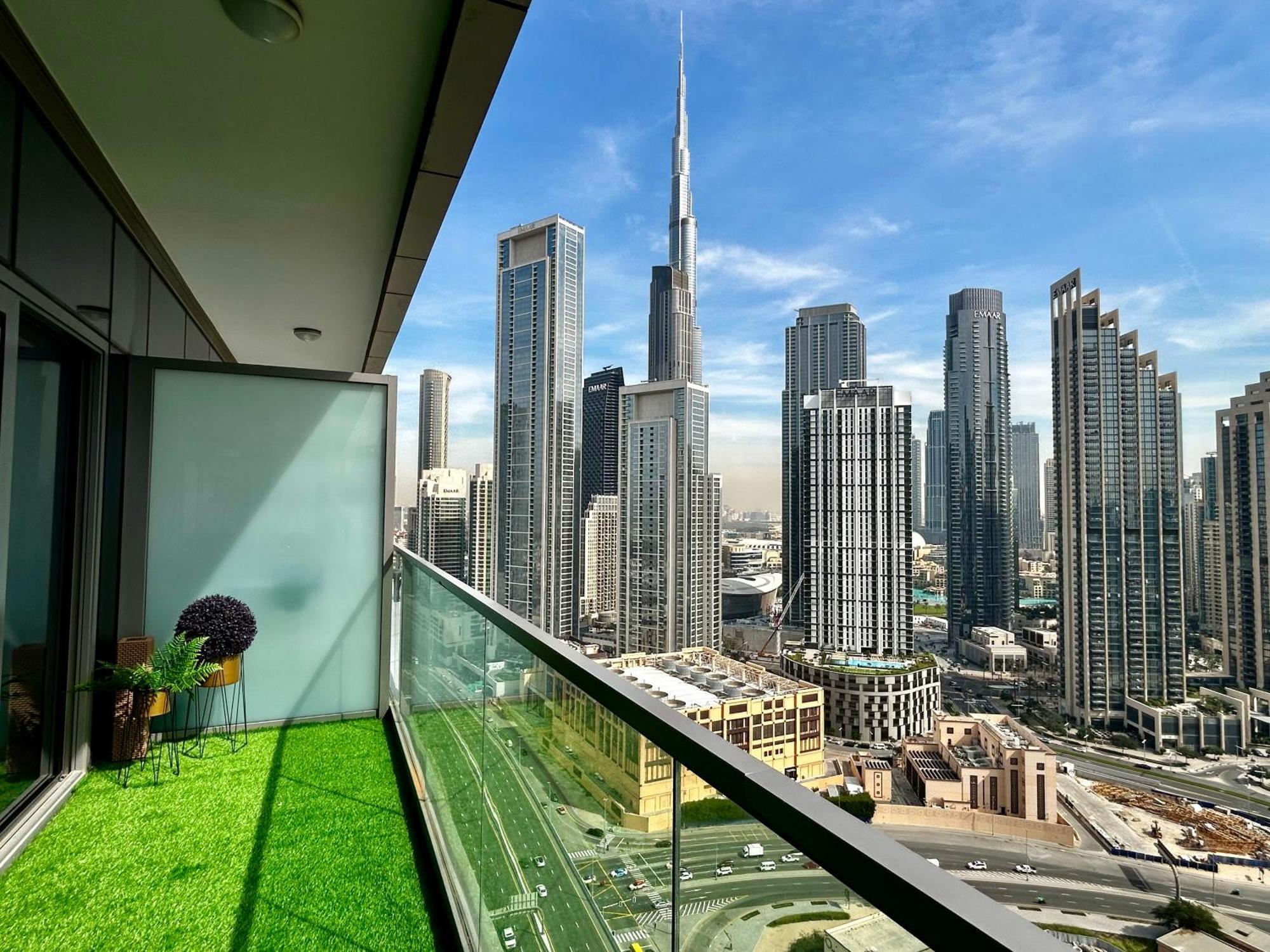 شقة Burj Khalifa Views 2Br With Infinity Pool Downtown دبي المظهر الخارجي الصورة