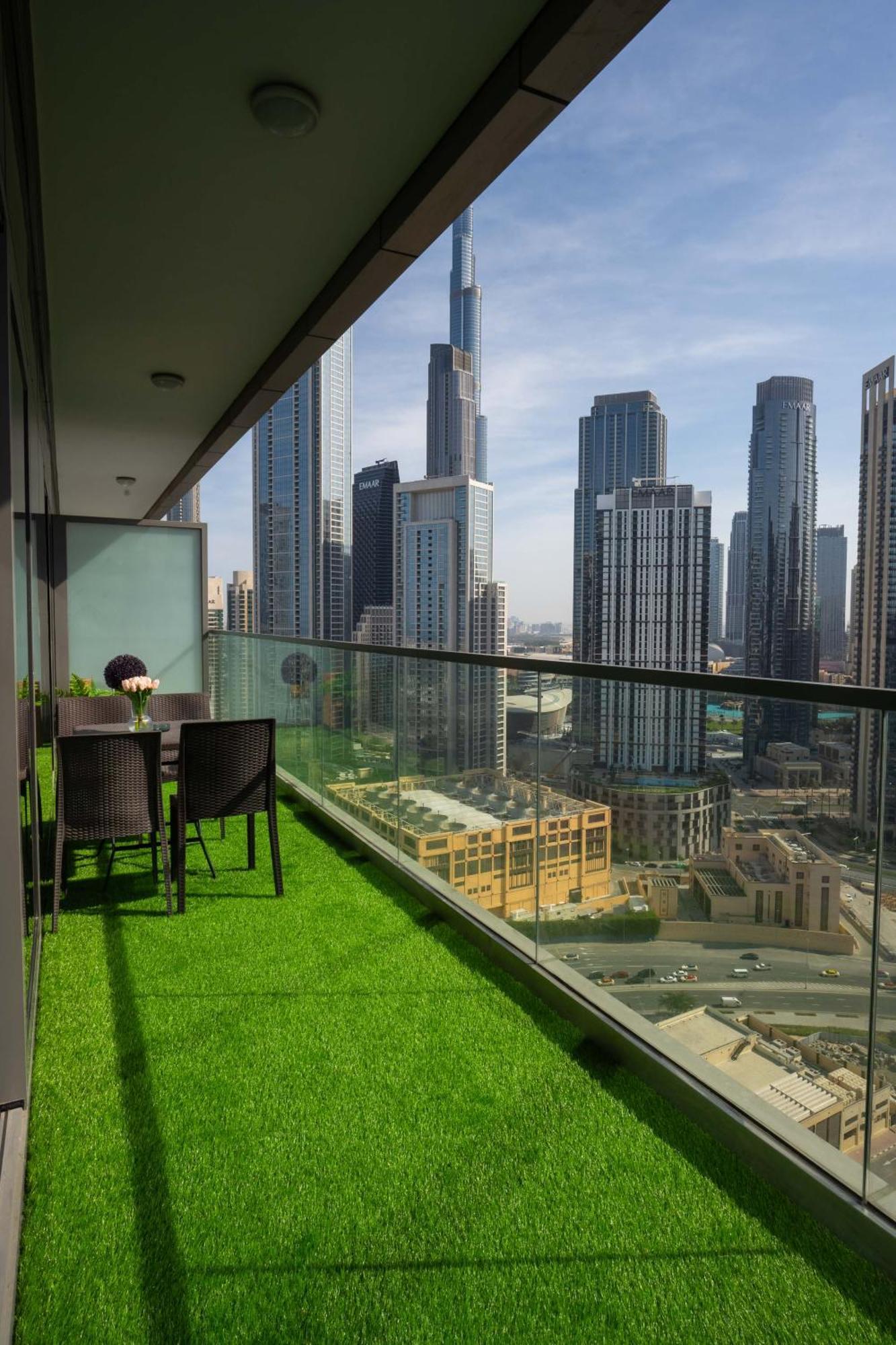 شقة Burj Khalifa Views 2Br With Infinity Pool Downtown دبي المظهر الخارجي الصورة