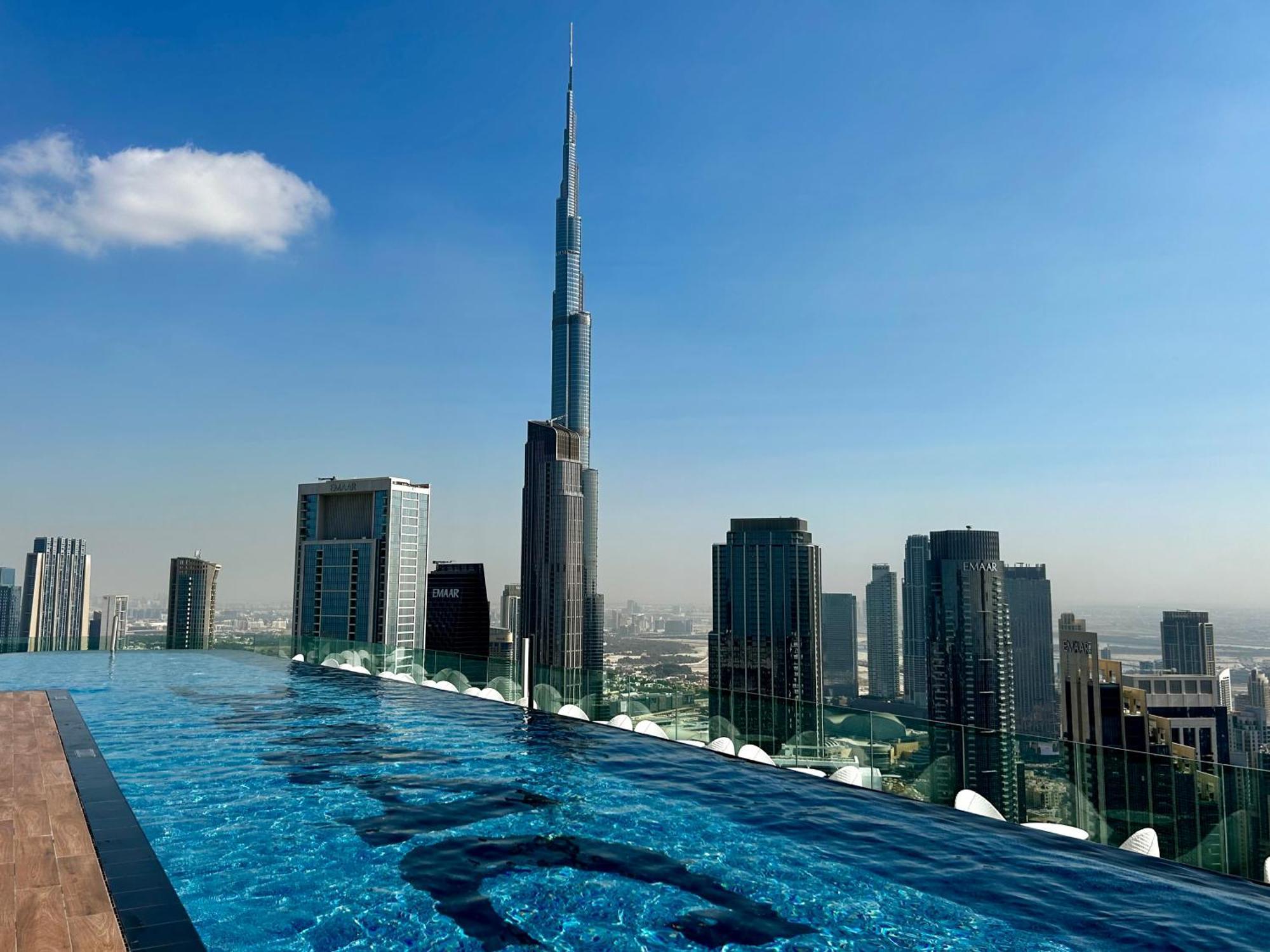 شقة Burj Khalifa Views 2Br With Infinity Pool Downtown دبي المظهر الخارجي الصورة