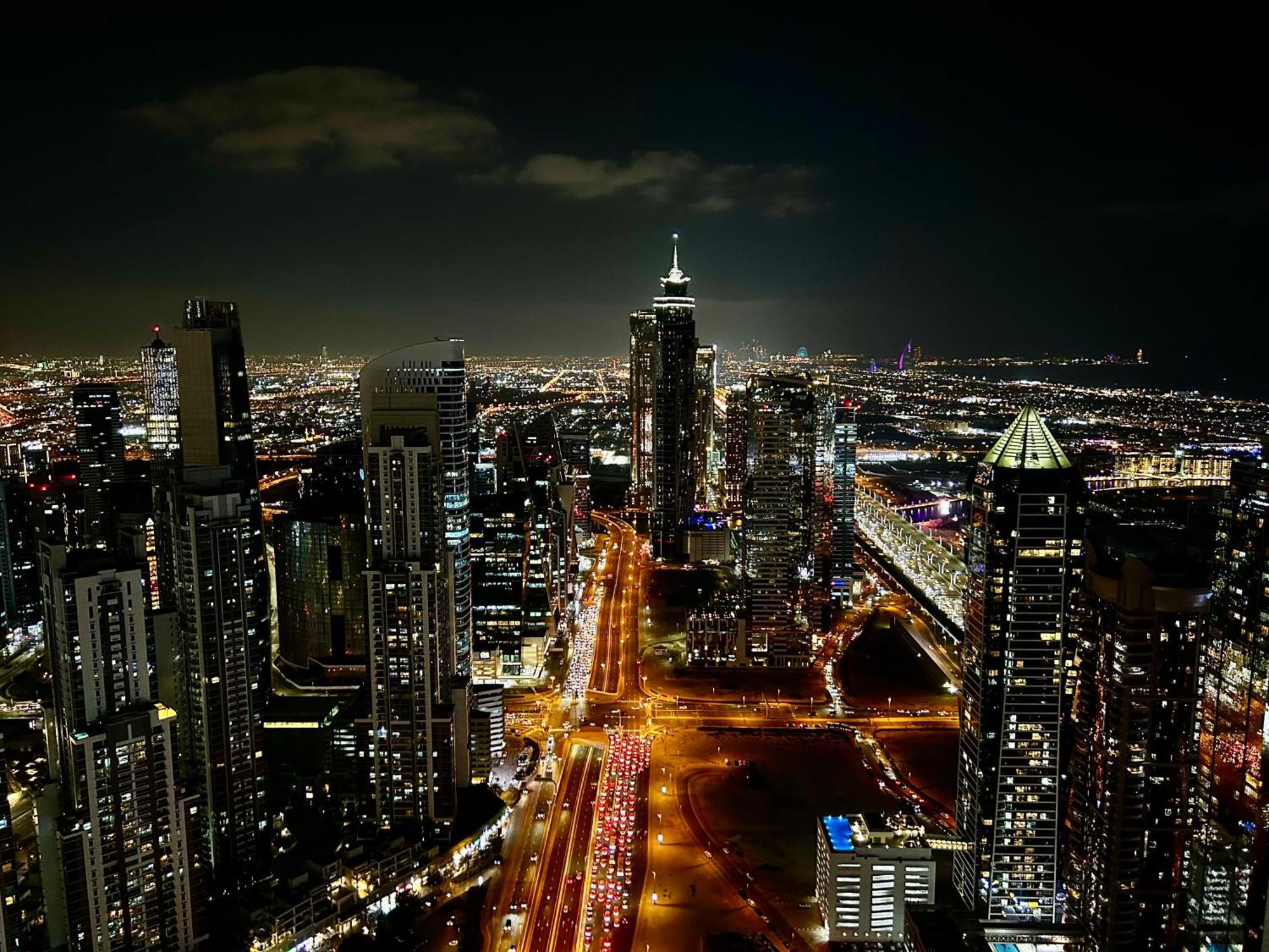 شقة Burj Khalifa Views 2Br With Infinity Pool Downtown دبي المظهر الخارجي الصورة