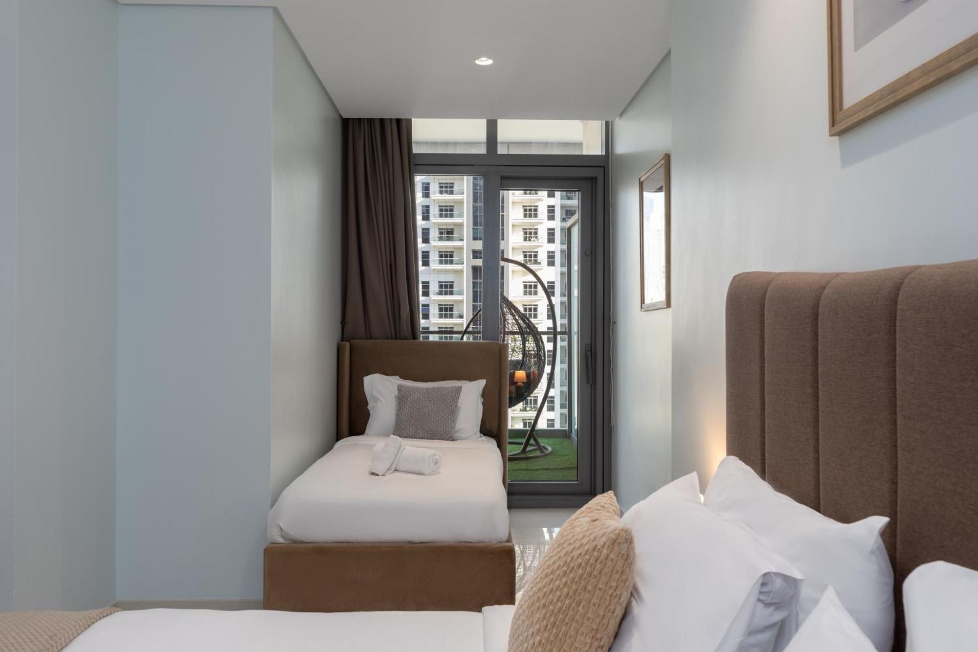 شقة Burj Khalifa Views 2Br With Infinity Pool Downtown دبي المظهر الخارجي الصورة